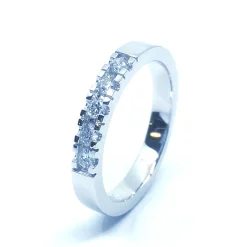 14 KT. ALLIANCE RING HVIDGULD MED BRILLANT 5X0,05 CT. W/SI