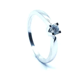 14 KT. HVIDGULD EVA RING MED BRILLANT 0,15 CT. W/SI