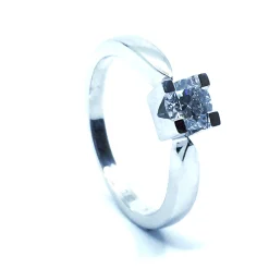 14 KT. HVIDGULD EVA RING MED BRILLANT 0,50 CT. W/SI