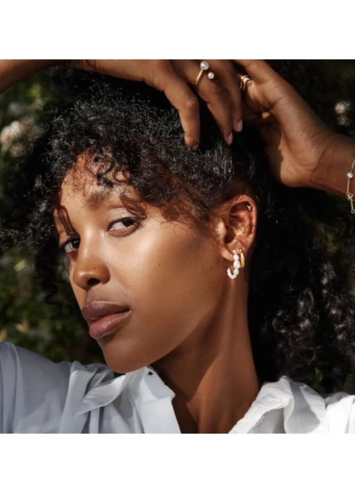 BYBIEHL AURA PEARL HOOPS - 4-033WP-GP