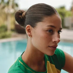 CAMILLE BRINCH HUGGED ESSENTIA STUD EARRINGS I FORGYLDT SØLV - HEE-FG