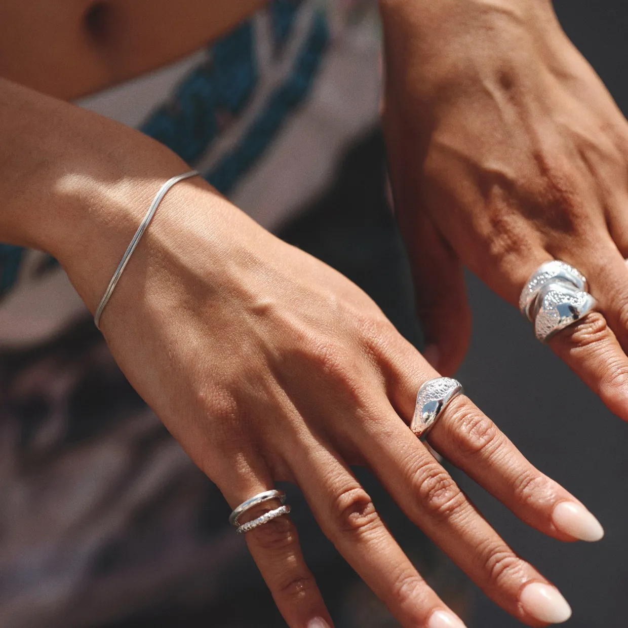 CAMILLE BRINCH SMALL ESSENTIA SNAKE ARMBÅND SØLV - SESB-18