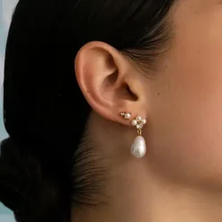 CARRÉ REEF SØLV FORGYLDT ØRERINGE MED PERLE OG KVARTS - FS 4445BIWT