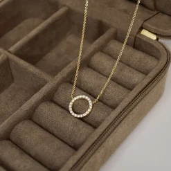 CHRISTOFFERSEN JEWELLERY HALSKÆDE 14 KARAT GULD CIRKEL MED 0,26 CARAT BRILLANTER – 2000182