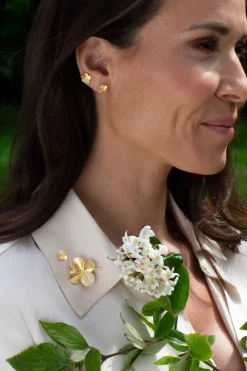 FLORA DANICA FIRKLØVER ØRESTIK PAVÉ FORGYLDT SØLV - FLC-STPC-G-PAVE