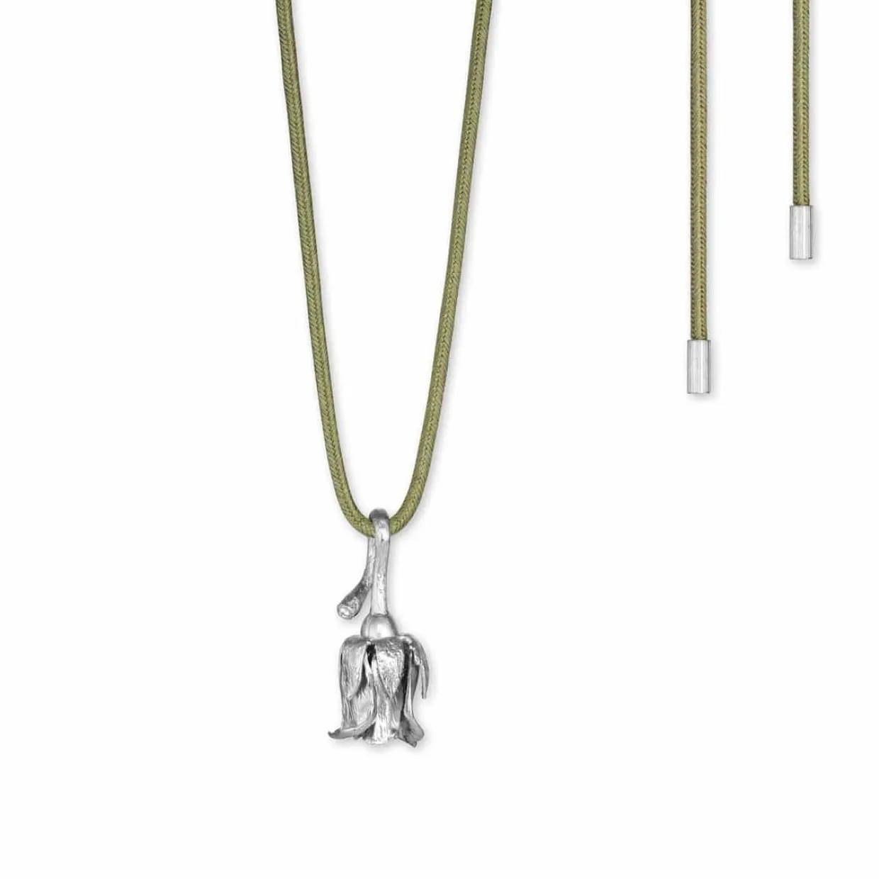 FLORA DANICA ROSE HALSKÆDE I SØLV MED SILKESNOR - ROS-SILKNE-S