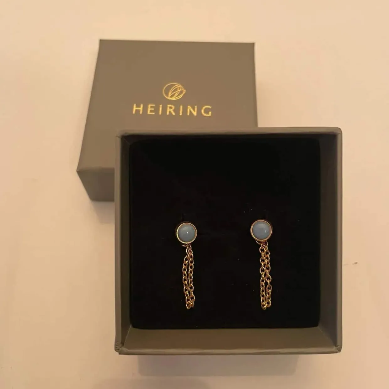 HEIRING HORIZON ØRERINGE I FORGYLDT SØLV MED BLÅ OPAL - 53-6-37FG-6