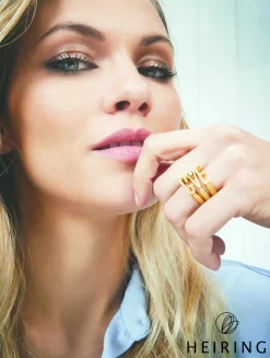 HEIRING INITIALS RING I FORGYLDT SØLV MED BOGSTAVET T - 52-4-20FG