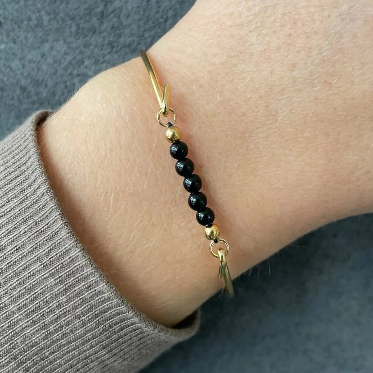 HEIRING SORT AGAT TOP TIL MULTI ARMRING I FORGYLDT - 53-4-27FG