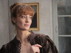 JOANLI NOR MILLENOR PINK ØRESTIKKER I SØLV FORGYLDT - 30453935900