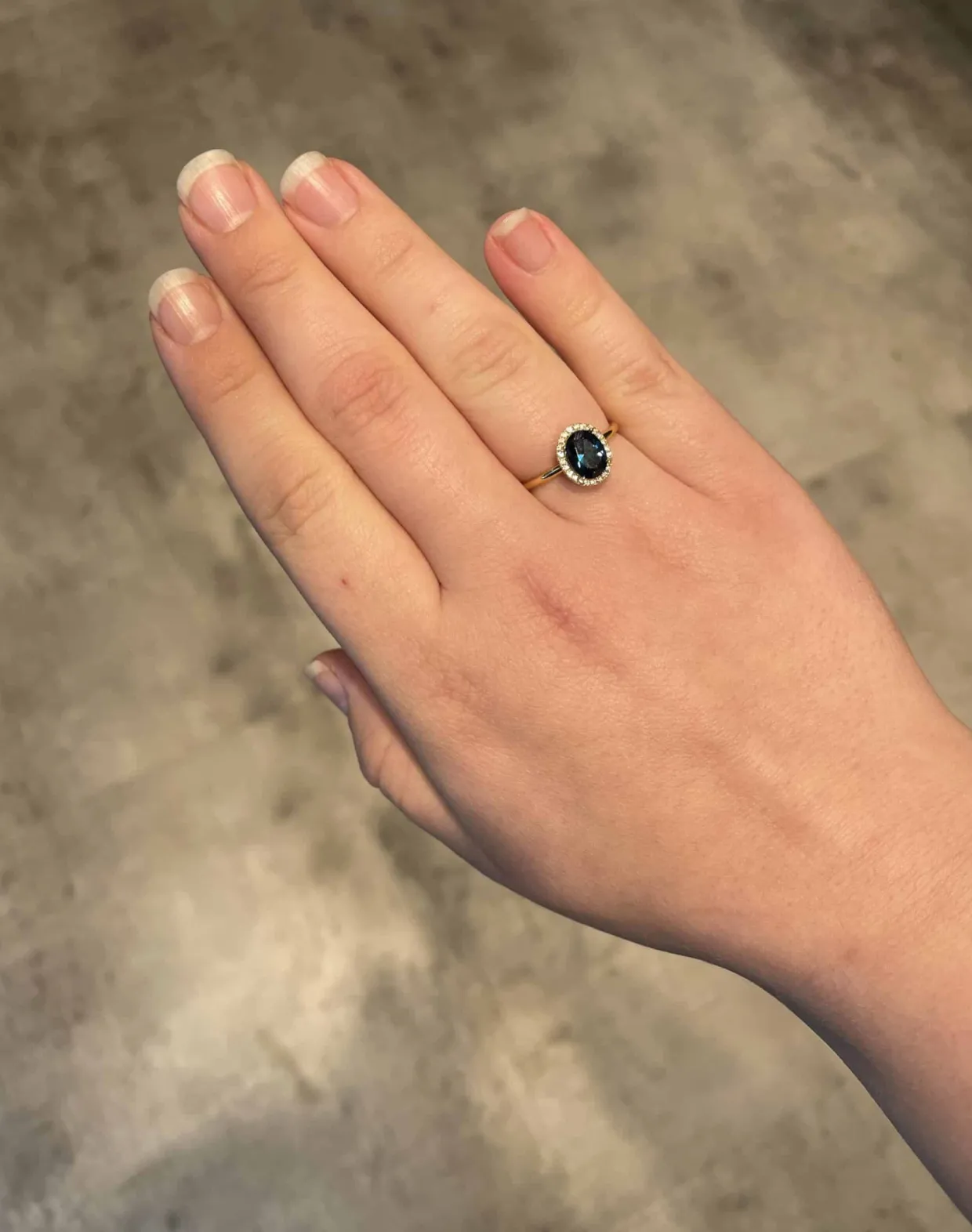 JOANLI NOR RING SØLV FORGYLDT MILLENOR MED BLÅ ZIRKONIA - 104512459