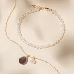 JULIE SANDLAU ELINA VEDHÆNG I 14 KARAT GULD MED CHOCOATEL MOONSTONE - YG14-PD420CHMN