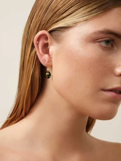 JULIE SANDLAU OFELIA ØREHÆNGER I FORGYLDT SØLV MED OLIVEN FARVET KRYSTAL - HKS780GDOLCRCZ