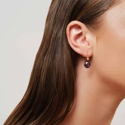 JULIE SANDLAU OFELIA ØRERINGE I FORGYLDT SØLV MED AMETHYST KRYSTAL - HKS780GDATCRCZ