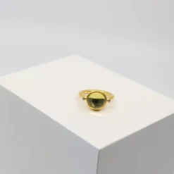 JULIE SANDLAU PRIME RING I SØLV FORGYLDT MED SMOKEY KRYSTAL - RI248GDSMCRCZ