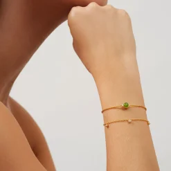 JULIE SANDLAU PRIMINI ARMBÅND FORGYLDT SØLV MED MOSGRØN KRYSTAL - BR258GDMGCR