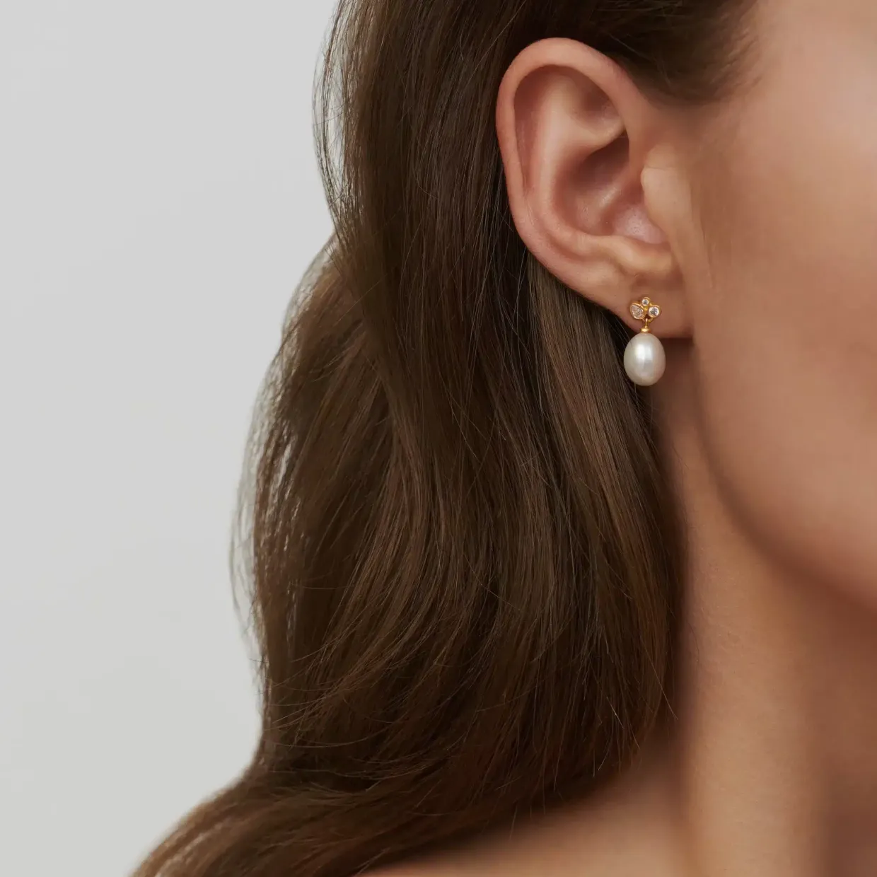 JULIE SANDLAU ØRERINGE TREASURE SØLV FORGYLDT - ST338GDWHPLCZ