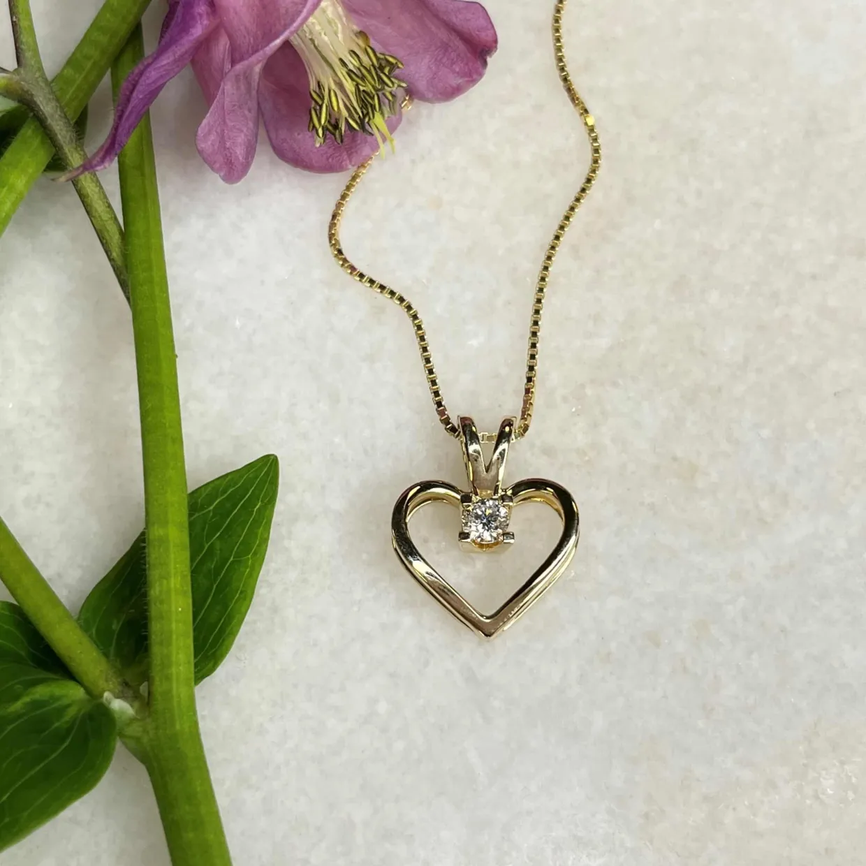 KLEOPATRA VEDHÆNG HJERTE I 14 KARAT GULD MED BRILLANT - 2125,20