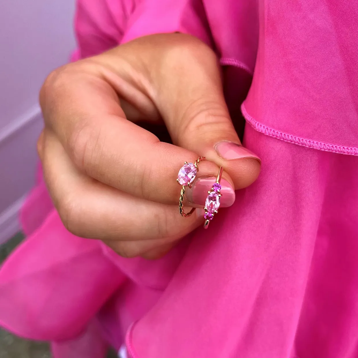 SCROUPLES 8 KARAT GULD RING MED ROSA STEN - 713663