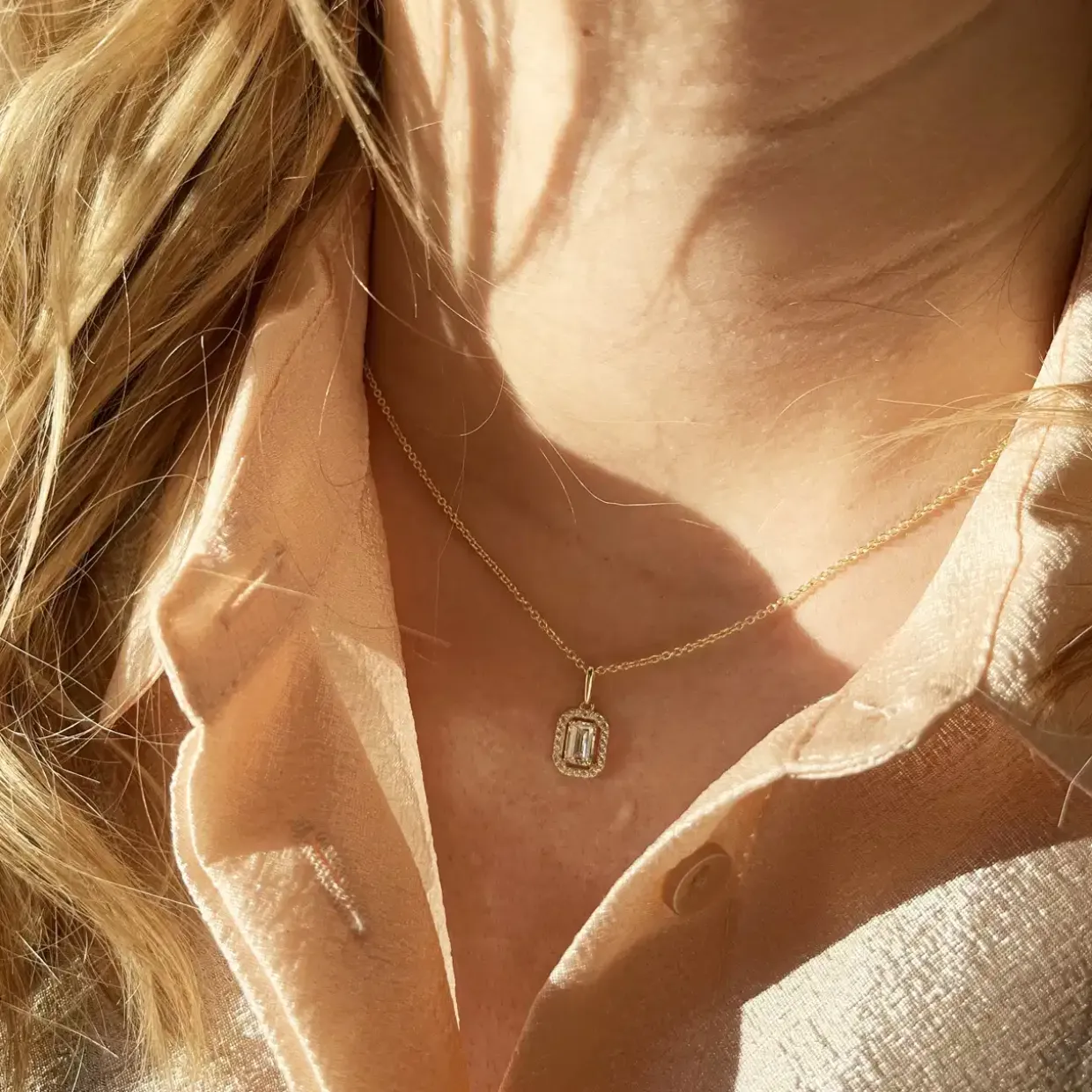 SCROUPLES HALSKÆDE 8 KARAT GULD BAGUETTE MED HVIDE ZIRKONIA - 214563