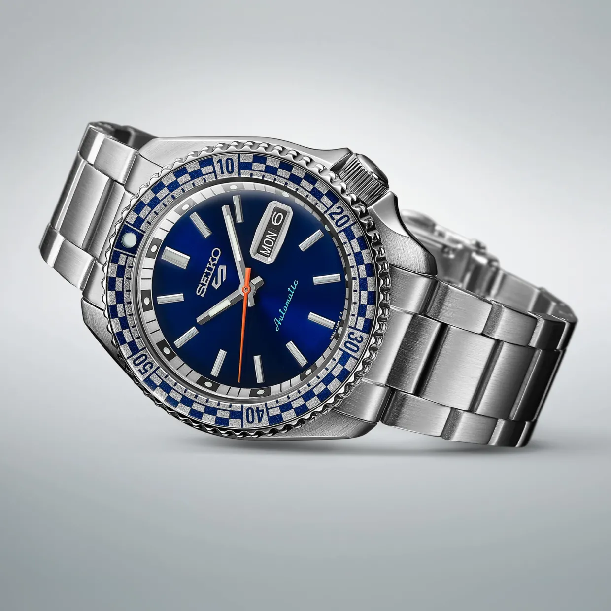 SEIKO 5 SPORT AUTOMATIC MED BLÅ SKIVE - SRPK65K1