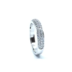 SØLV RING RHODINERET MED 3 RÆKKER SYNTETISKE ZIRKONIA