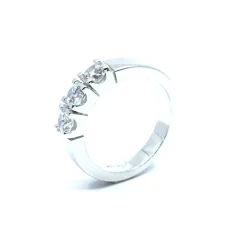 SØLV RING RHODINERET MED 3 SYNTETISKE ZIRKONIA