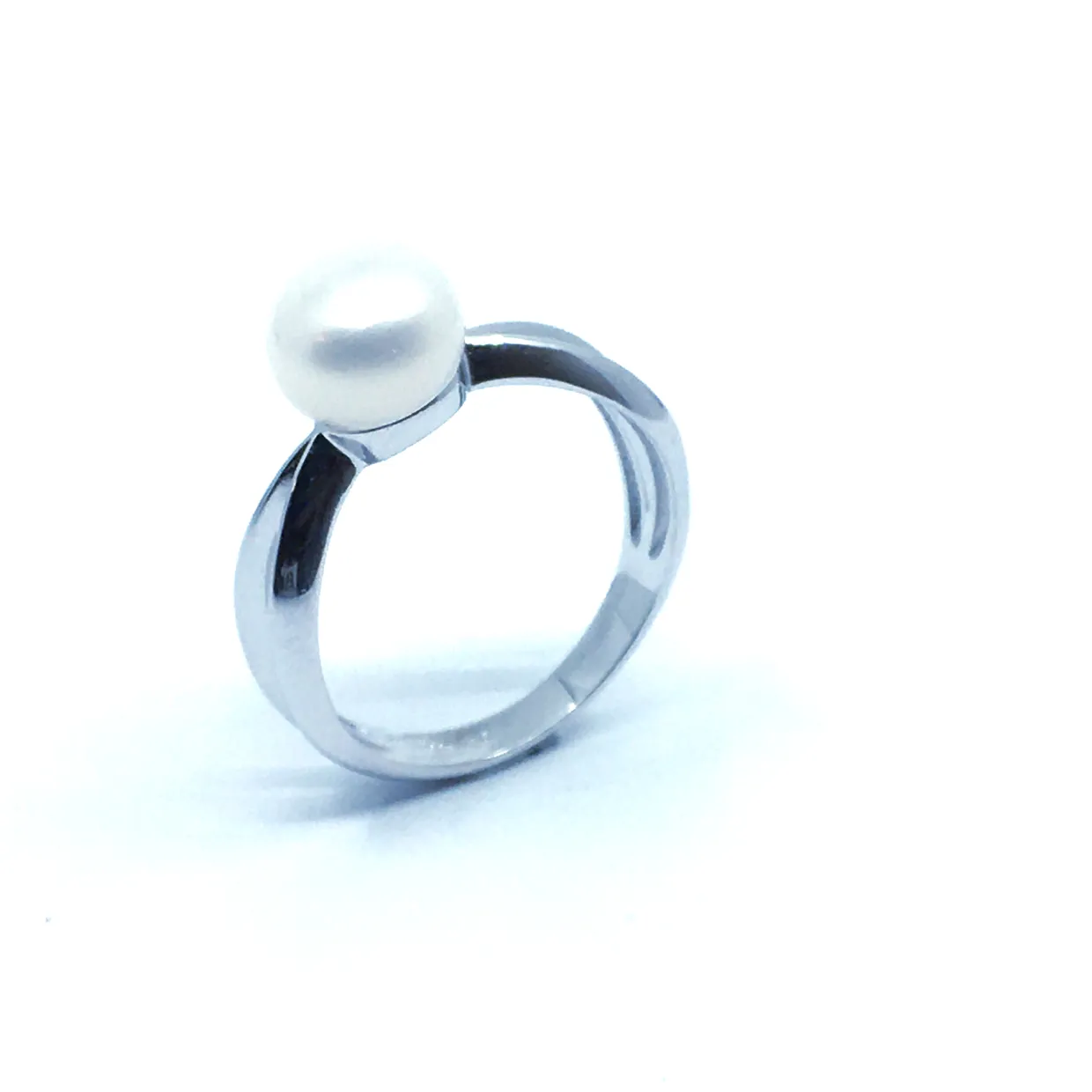 SØLV RING RHODINERET MED FERSKVANDS PERLE
