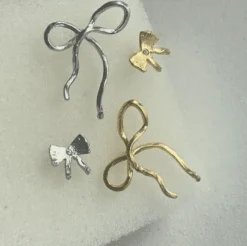 STINE A ØRERING SØLV FORGYLDT PETIT BOW - 1344-02-S