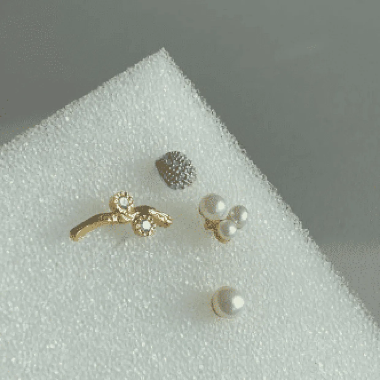 STINE A THREE PEARL BERRIES ØRERING SØLV FORGYLDT - 1321-02-S