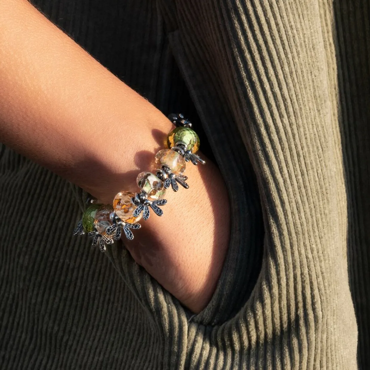 TROLLBEADS 'BLOMSTERBED' GLAS KUGLE - TGLBE-30082