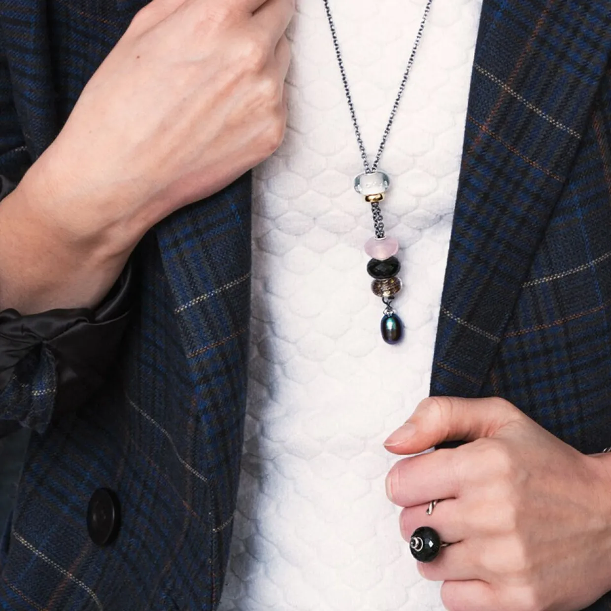 TROLLBEADS ROSAKVARTS STEN KUGLE - TSTBE-20004